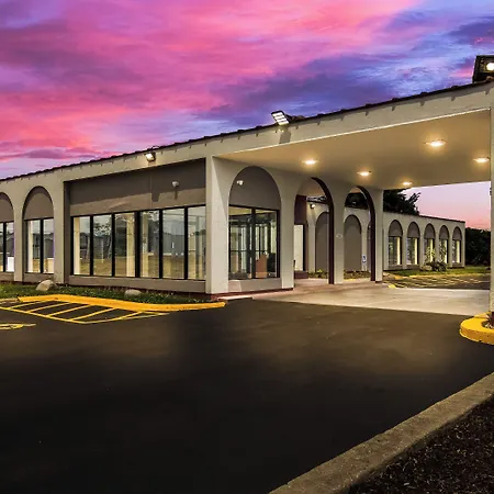 Red Roof Inn & Conference Center Chicago - N Aurora/ Naperville