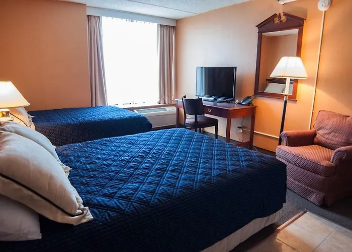 Hotel Red Roof & Conference Center Chicago - N Aurora/ Naperville 2*