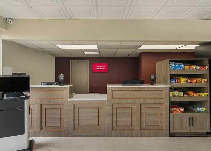 Hotel Red Roof & Conference Center Chicago - N Aurora/ Naperville North Aurora