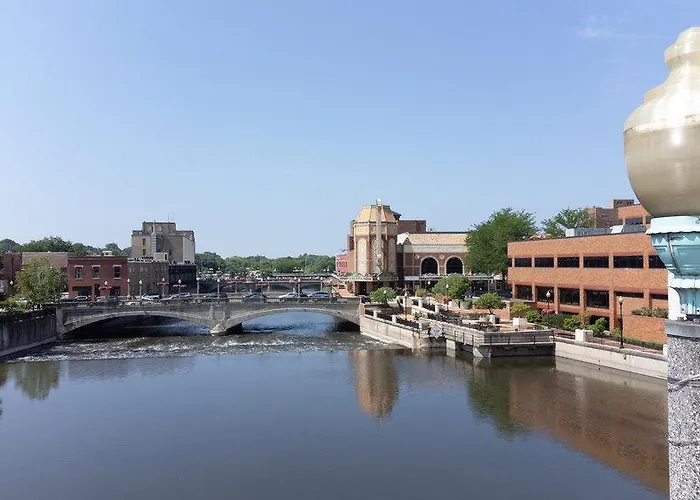 Red Roof & Conference Center Chicago - N Aurora/ Naperville Hotel 2*
