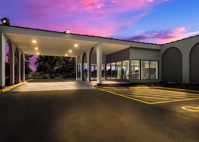 Red Roof & Conference Center Chicago - N Aurora/ Naperville Hotel 2*