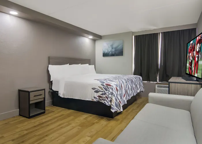 Hotel Red Roof & Conference Center Chicago - N Aurora/ Naperville North Aurora