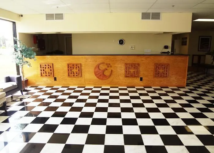 Hotel Red Roof & Conference Center Chicago - N Aurora/ Naperville 2*