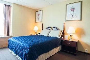 Hotel Red Roof & Conference Center Chicago - N Aurora/ Naperville 2*