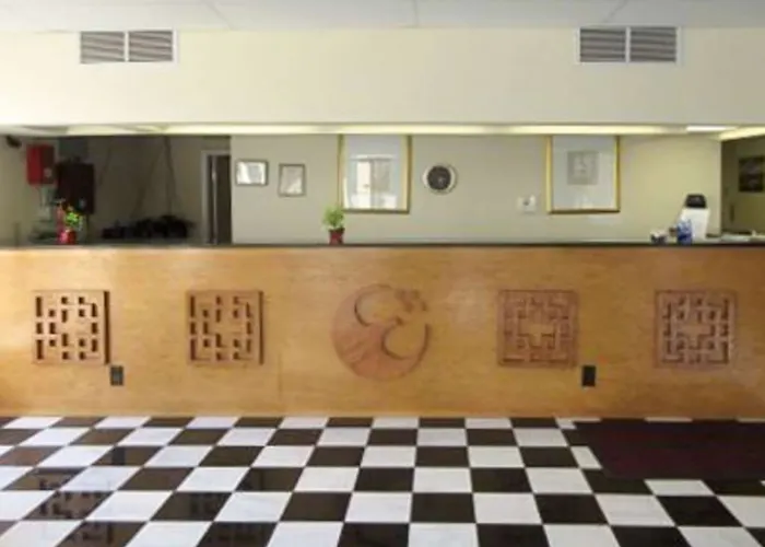 Red Roof & Conference Center Chicago - N Aurora/ Naperville Hotel 2*