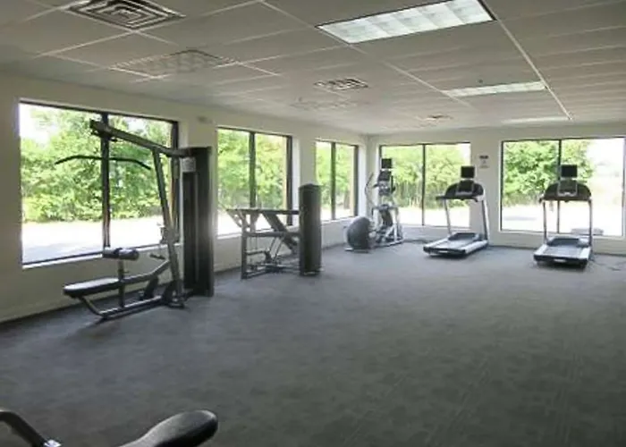 Hotel Red Roof & Conference Center Chicago - N Aurora/ Naperville 2*